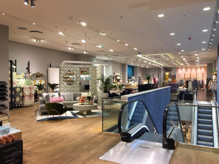 Polished plaster feature wall applications for store interior Düsseldorf, Germany